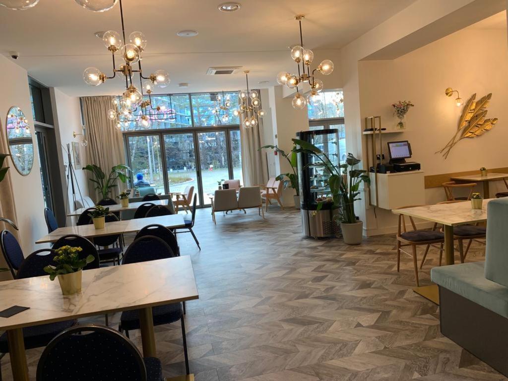 Apart Park - Albus 211 Z Parkingiem W Cenie Świnoujście Exteriör bild